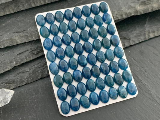 Blue Apatite oval 6x8mm cabochon - Calibrated cabochons