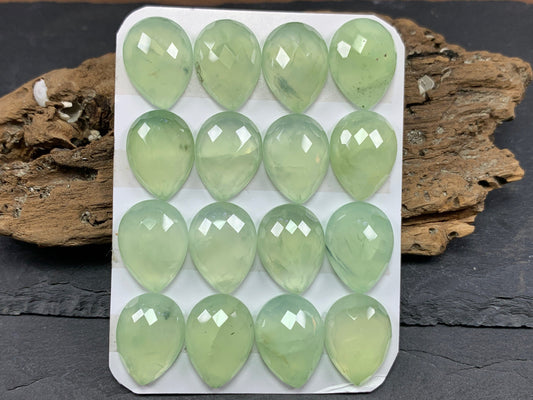 Faceted Prehnite pear 15x20mm cabochon - Calibrated cabochons