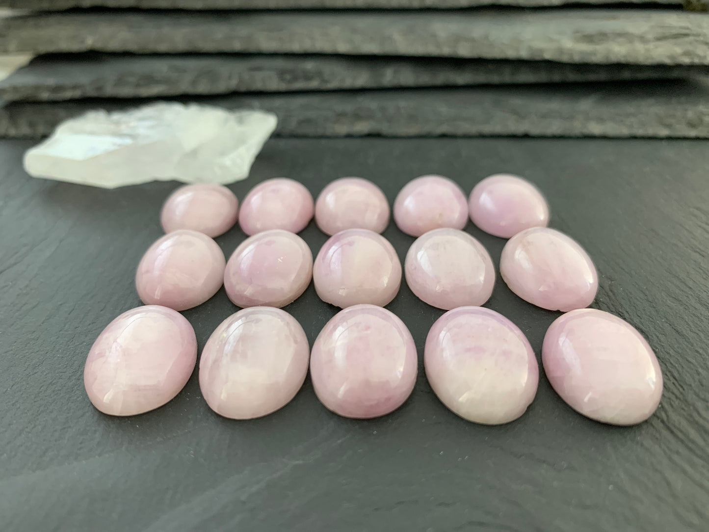 Kunzite oval 15x20mm cabochon - Calibrated cabochons