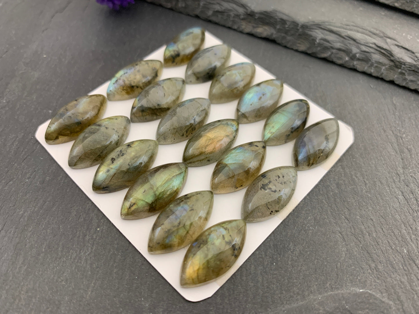 Labradorite marquise  10x20mm cabochon - Calibrated Labradorite