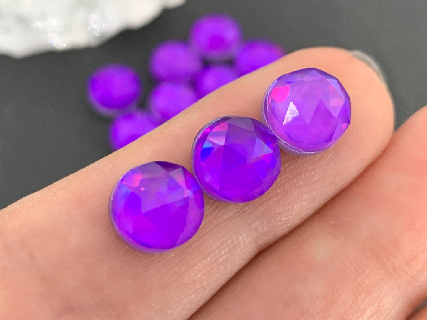 Faceted Purple Mystic Quartz round 8mm cabochons - Doublet cabochons