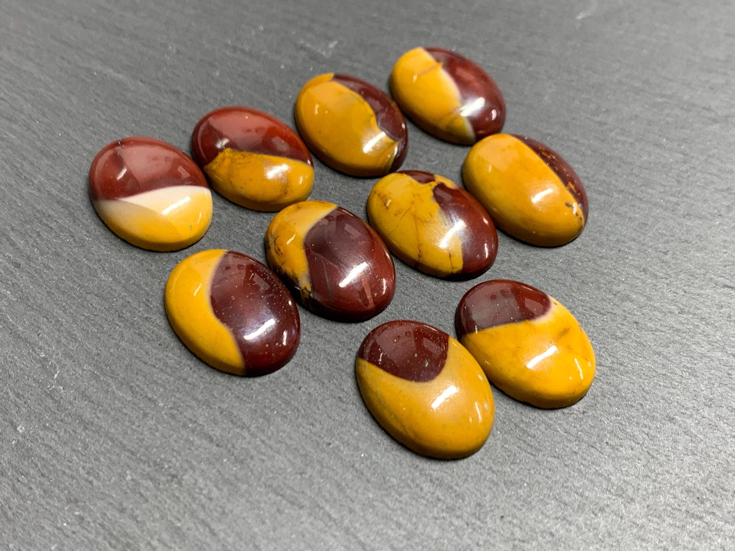 Mookaite oval 15x20mm cabochon - Calibrated cabochons