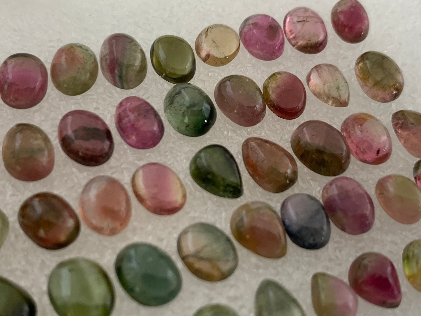Tourmaline cabochon oval, free form 4x6mm | Natural tourmaline