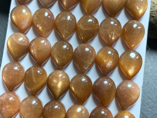 Goldsand Sunstone pear 8x10mm cabochon - Calibrated cabochons