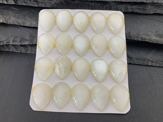 White MoonStone pear 15x20mm cabochon - Calibrated cabochons