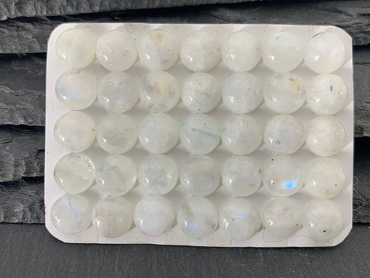 Rainbow Moonstone round 10mm cabochon - Calibrated cabochons