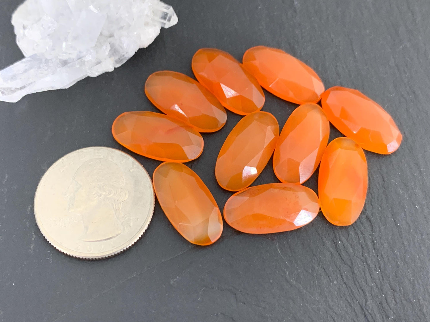 Faceted Carnelian oval 10x20mm cabochon - Calibrated cabochons