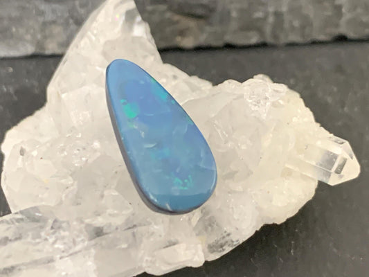 Discounted Australian Opal doublet 8x16x4mm cabochon