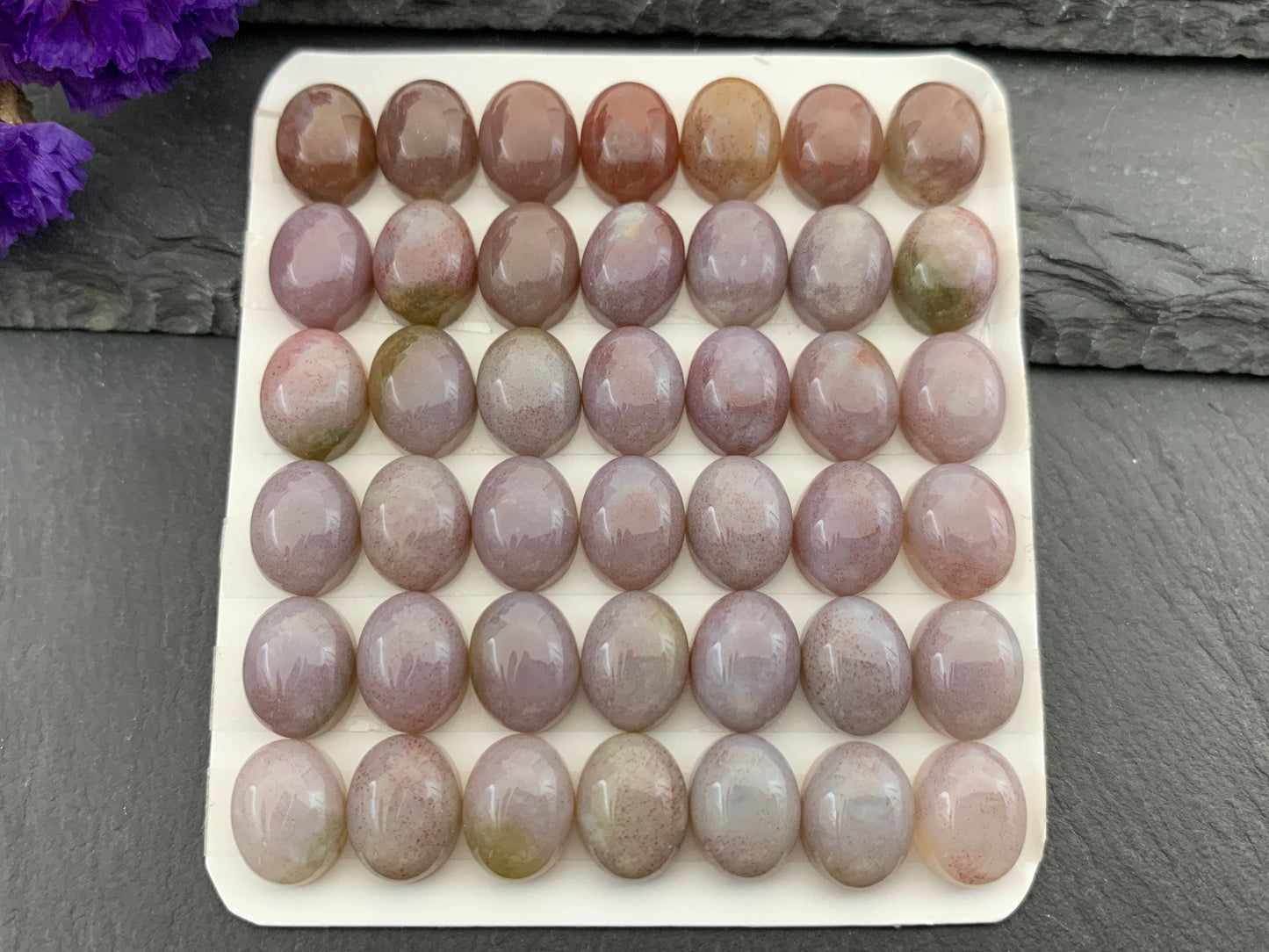 Blood Quartz oval 8x10mm cabochon - Calibrated cabochons