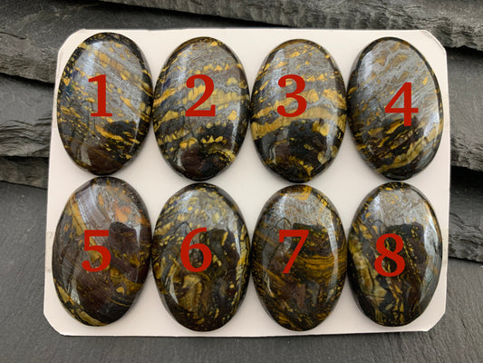 Tiger Iron oval 20x30mm cabochon - Calibrated cabochons