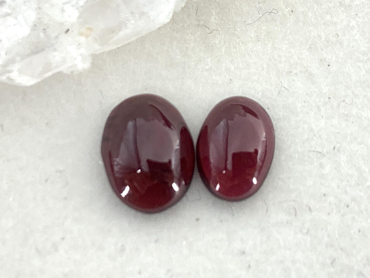 Natural Rhodolite Garnet oval 5x7mm, 6x8mm cabochon