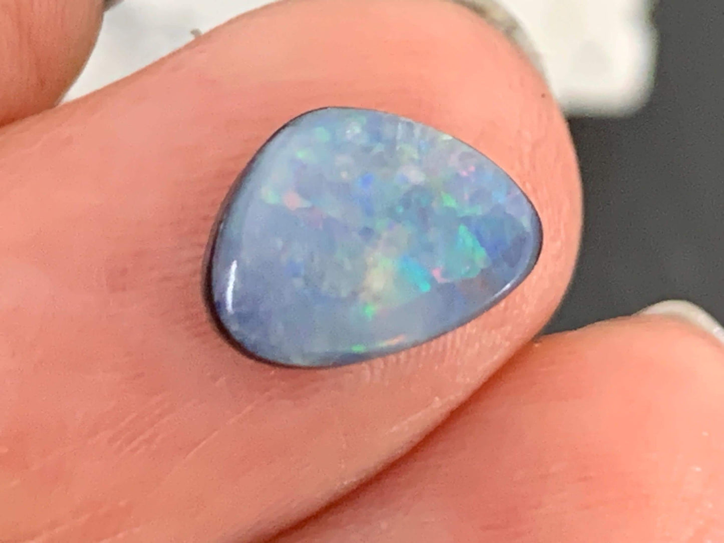 Australian Opal doublet 7x9x3mm cabochon
