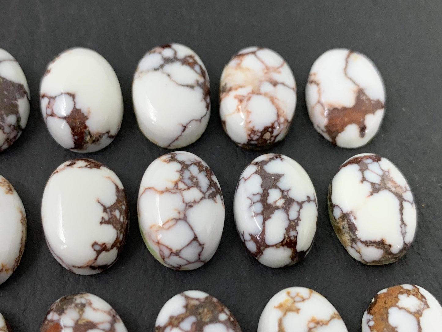 Wild Horse Jasper oval 10x14mm cabochon