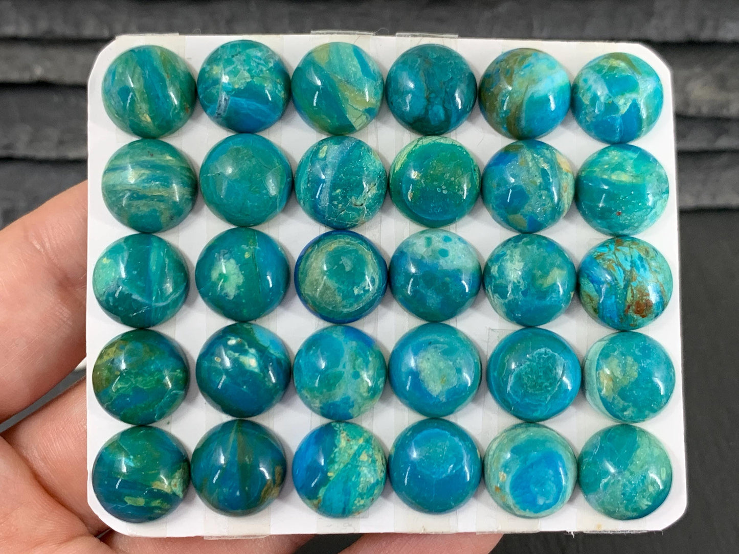 Opaline round 12mm cabochon - Calibrated cabochons