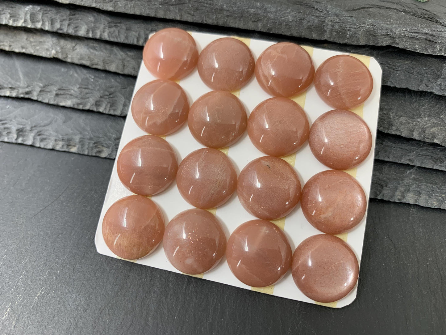Pink Moonstone round 18mm cabochon - Calibrated cabochons