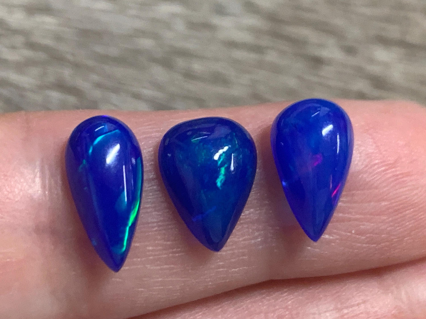 Ethiopian Opal pear 11-13mm long cabochon - Natural Opal smoked to blue color