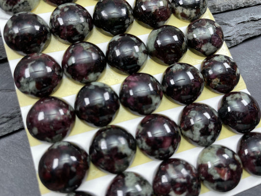 Eudialyte round 15mm cabochon - Calibrated cabochons