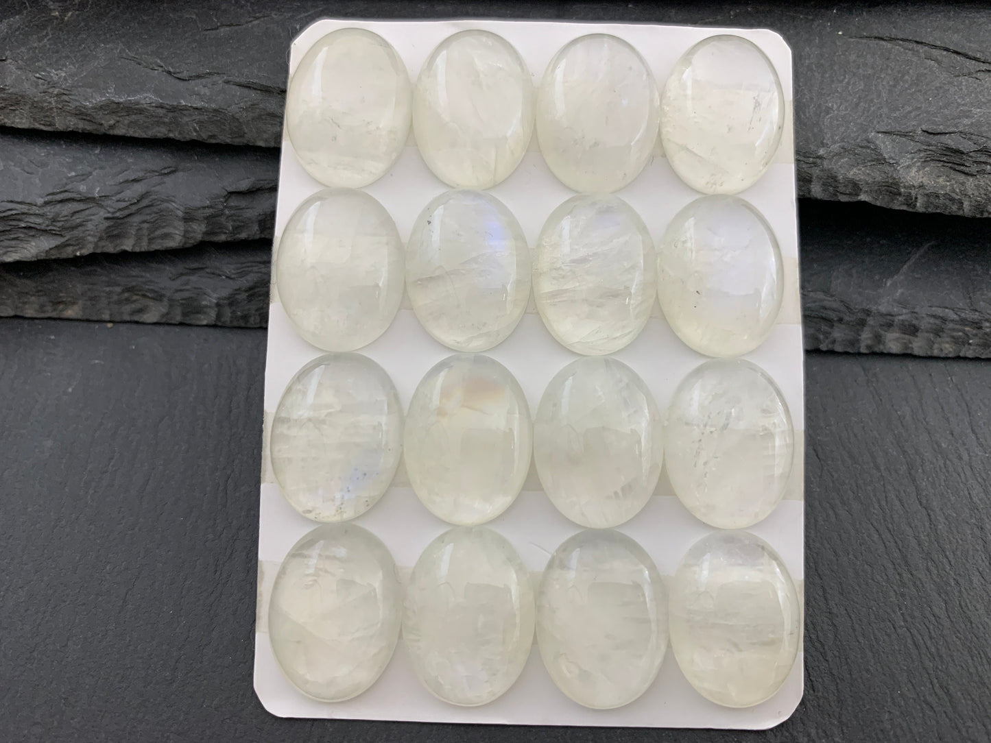 Rainbow Moonstone oval 15x20mm cabochon - Calibrated cabochons