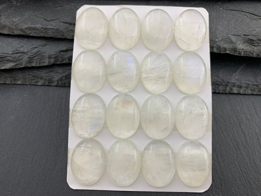 Rainbow Moonstone oval 15x20mm cabochon - Calibrated cabochons