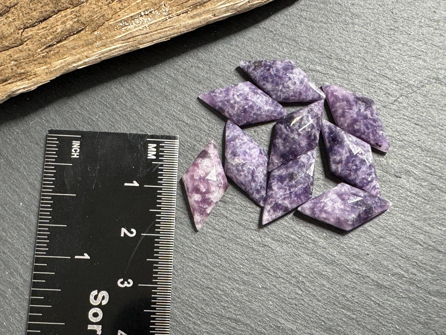 Faceted Lepidolite rhombus 10x20mm cabochon - Natural Lepidolite
