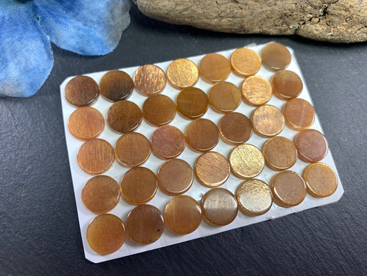 Flat Gold Sunstone round 10mm cabochon - calibrated cabochons