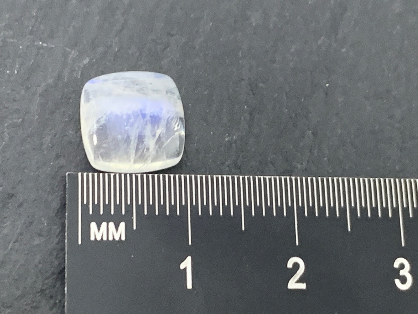Rainbow Moonstone square cushion 10mm cabochon - Calibrated cabochons
