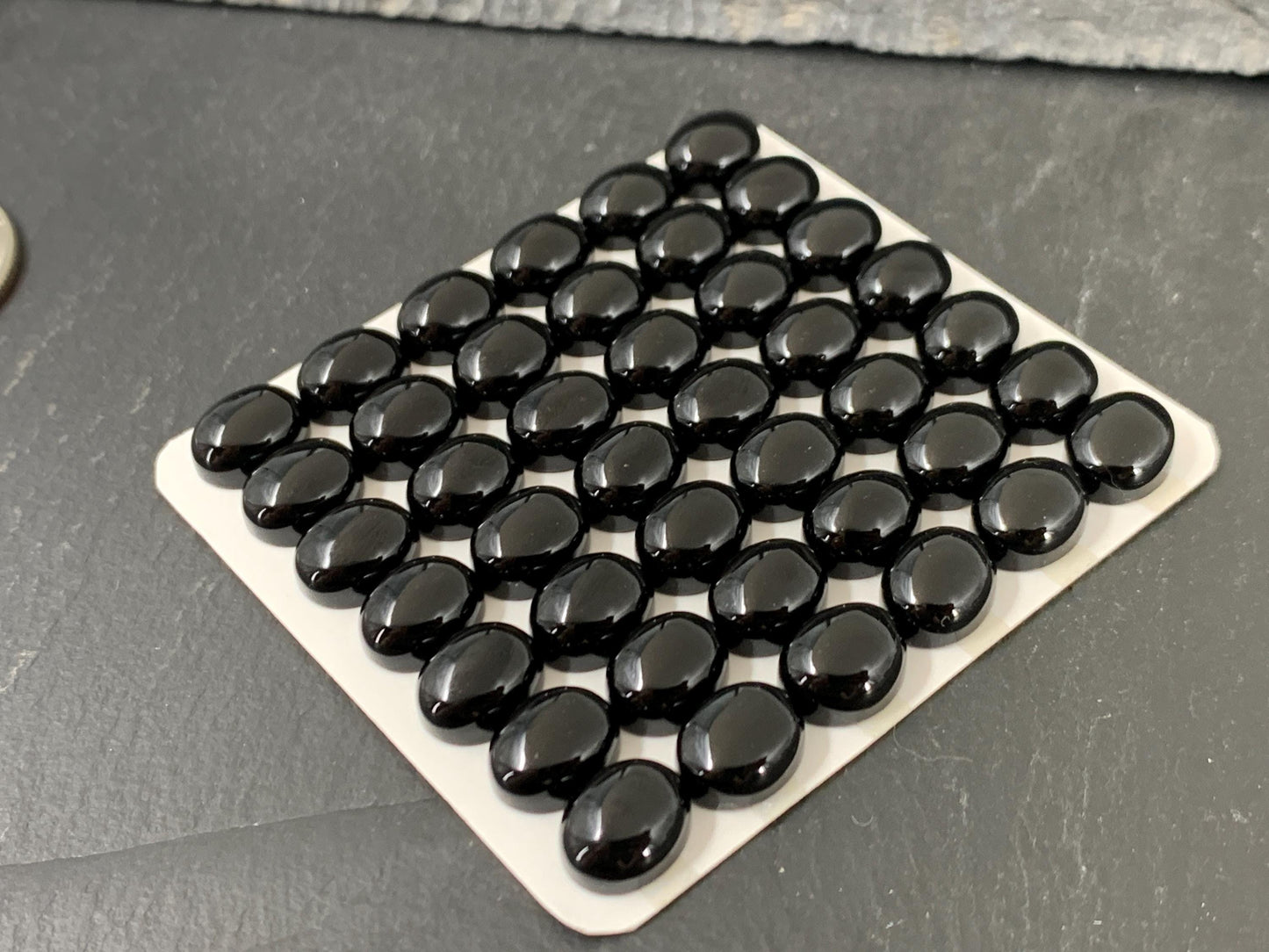 Black Agate oval 8x10mm cabochon - Calibrated cabochons
