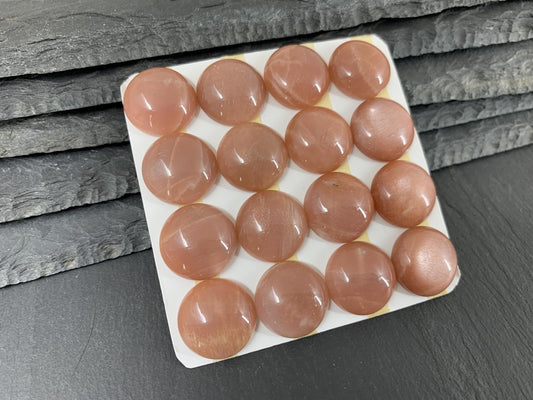 Pink Moonstone round 18mm cabochon - Calibrated cabochons