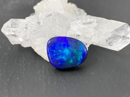 Australian Opal doublet 10x12x4mm cabochon