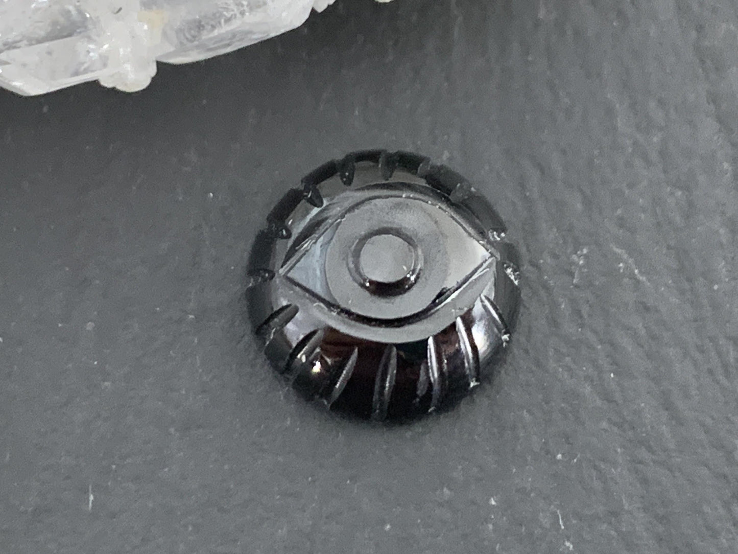 Spinel Carved Eye round 10mm cabochon