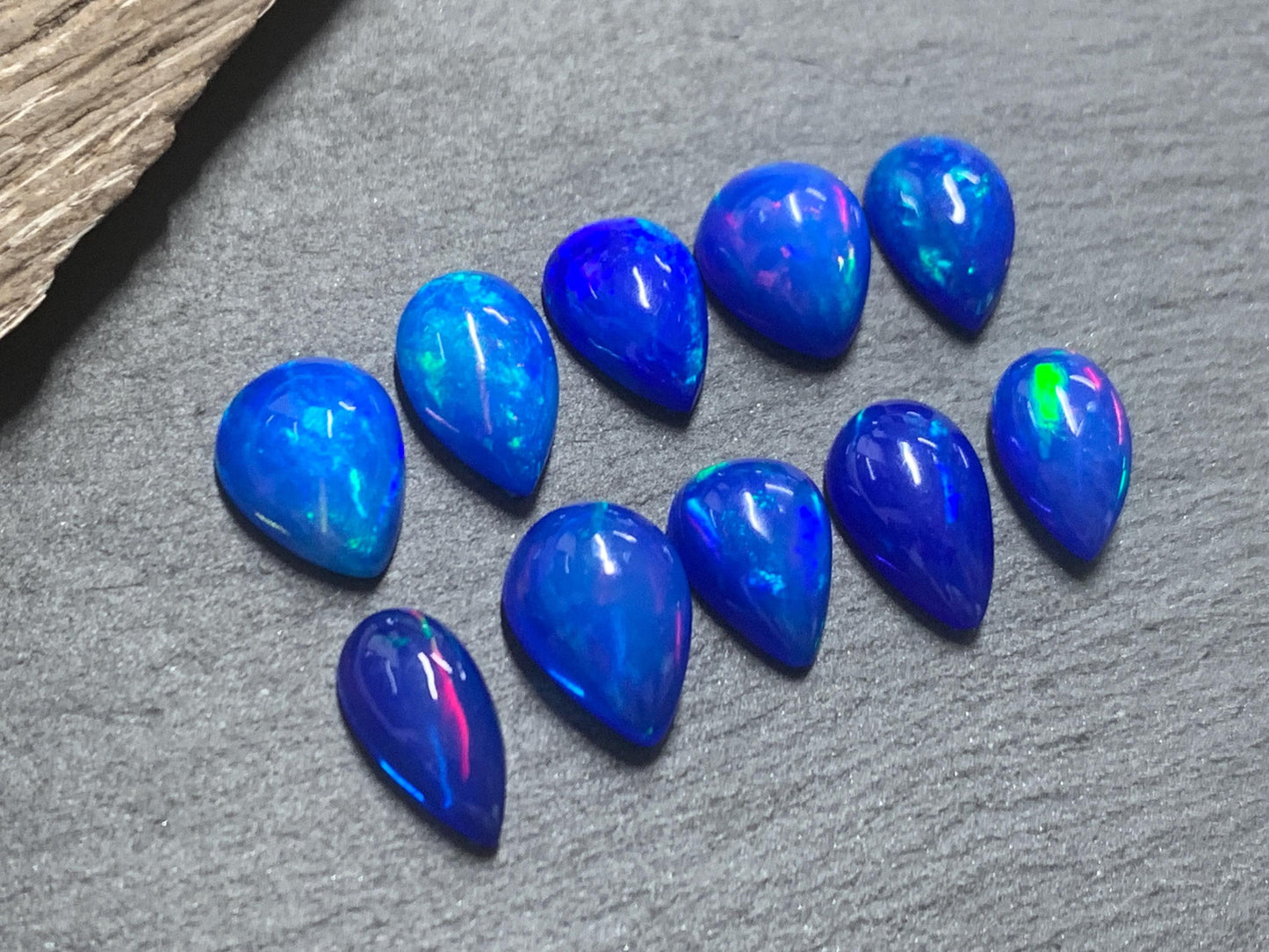 Ethiopian Opal pear 9-11mm long cabochon - Natural Opal smoked to blue color