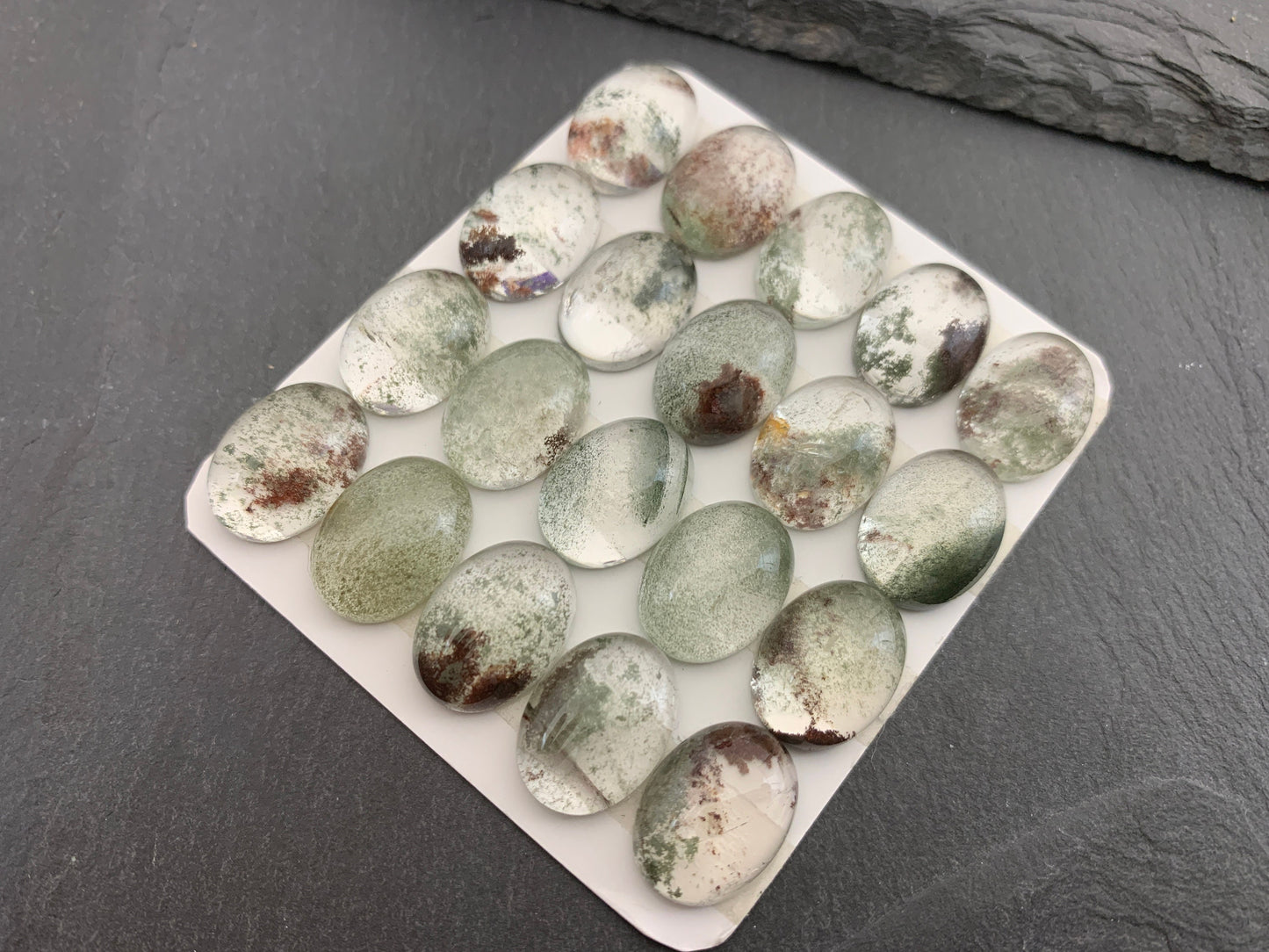 Green Phantom Crystal oval 12x16mm cabochon - Calibrated cabochons