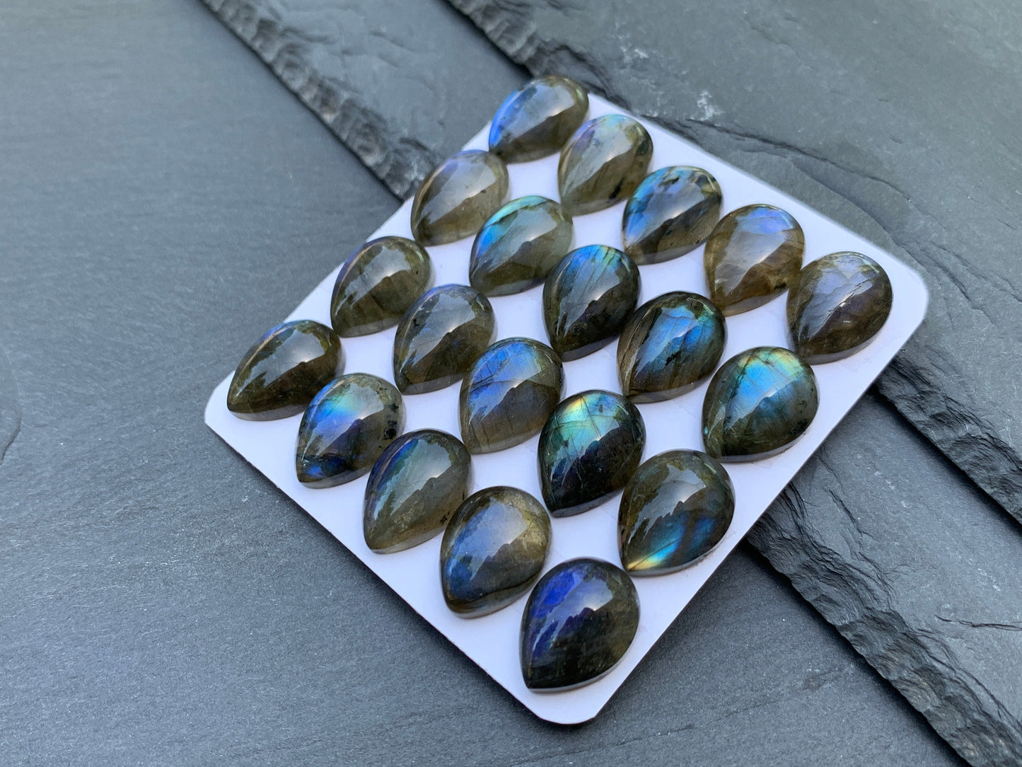Labradorite pear 12x16mm cabochon - Calibrated Cabochons
