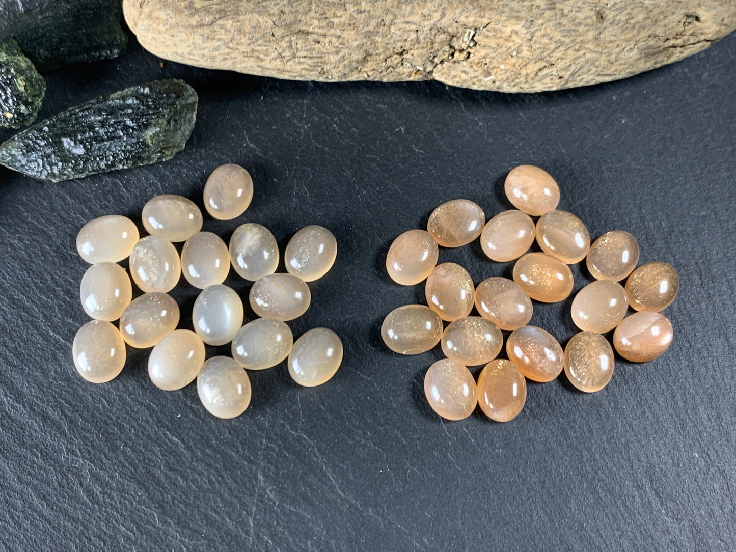 Goldsand Sunstone oval 8x10mm cabochon - Calibrated cabochons
