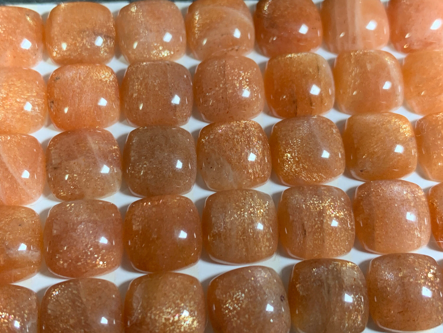 Goldsand Sunstone square cushion 10mm cabochon - Calibrated cabochons