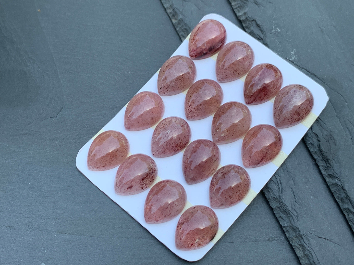 Strawberry Quartz pear 15x20mm Cabochon - Calibrated cabochons
