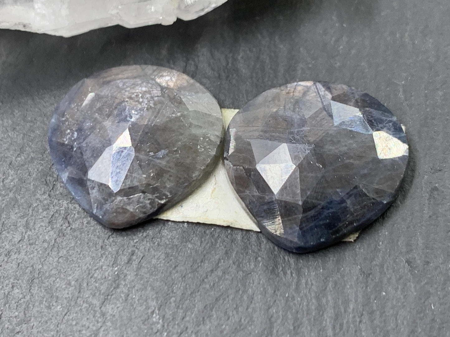 Faceted Star Sapphire pair 17x17mm cabochon - Sapphire pairs