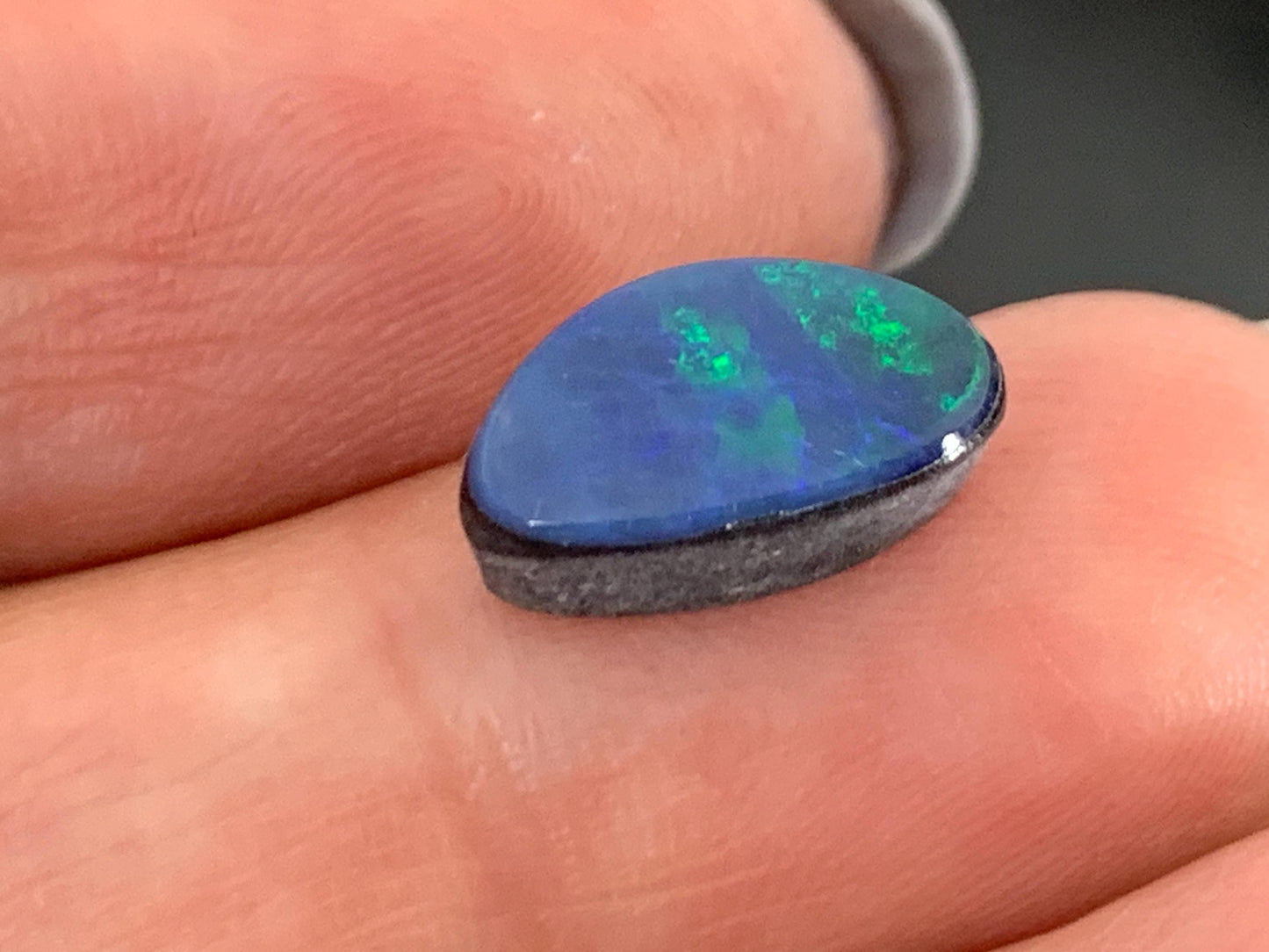 Australian Opal Doublet 7x11x4mm cabochon