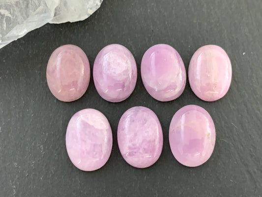 Kunzite oval 12x16mm cabochon - Calibrated cabochons