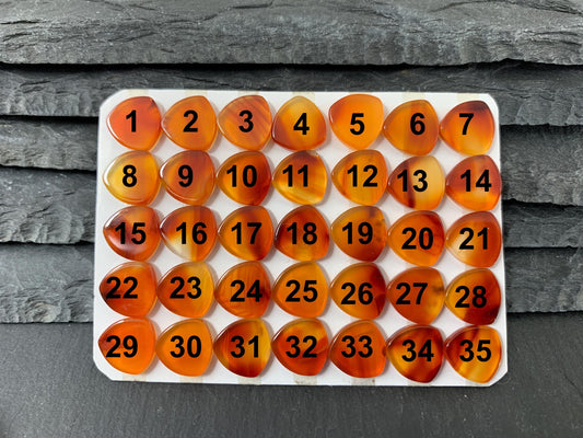 Flat Carnelian curved triangle 10mm cabochon - Calibrated cabochons