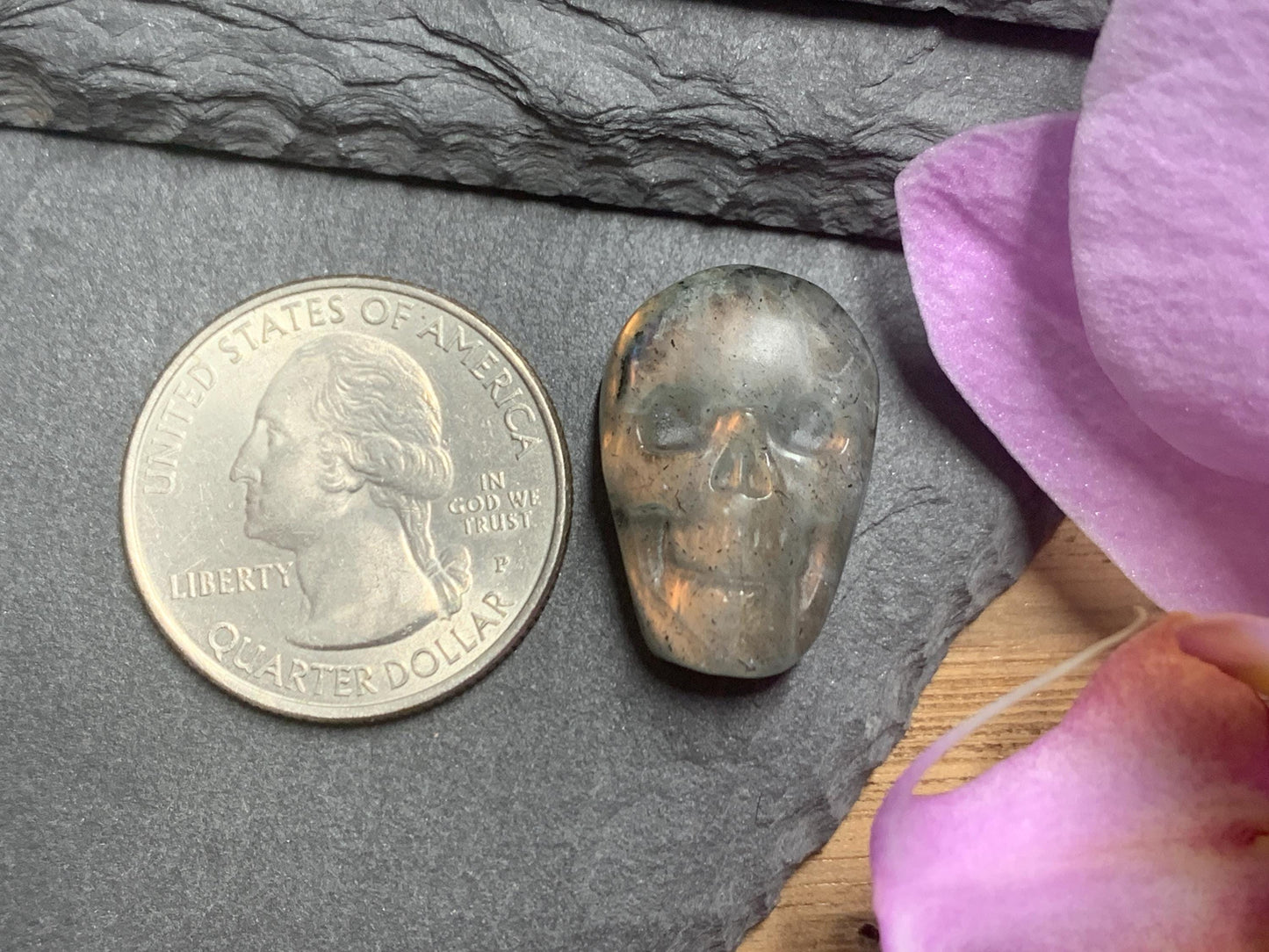 Labradorite Skull Carving, Rainbow Flash Crystal Skull, Gothic Crystal Decor, Witchy Home Decor: 15x22mm