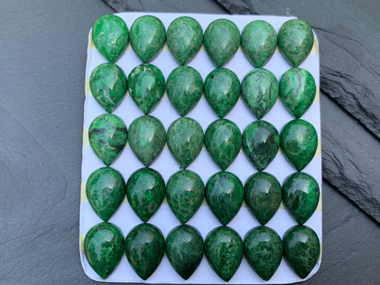 Maw Sit Sit pear 13x18mm cabochon - Calibrated cabochons