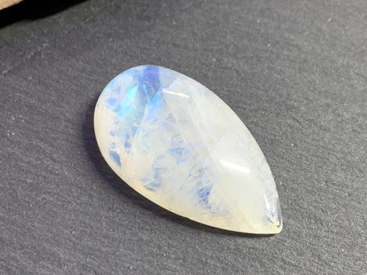 Rainbow Moonstone pear 27x16x8mm cabochon