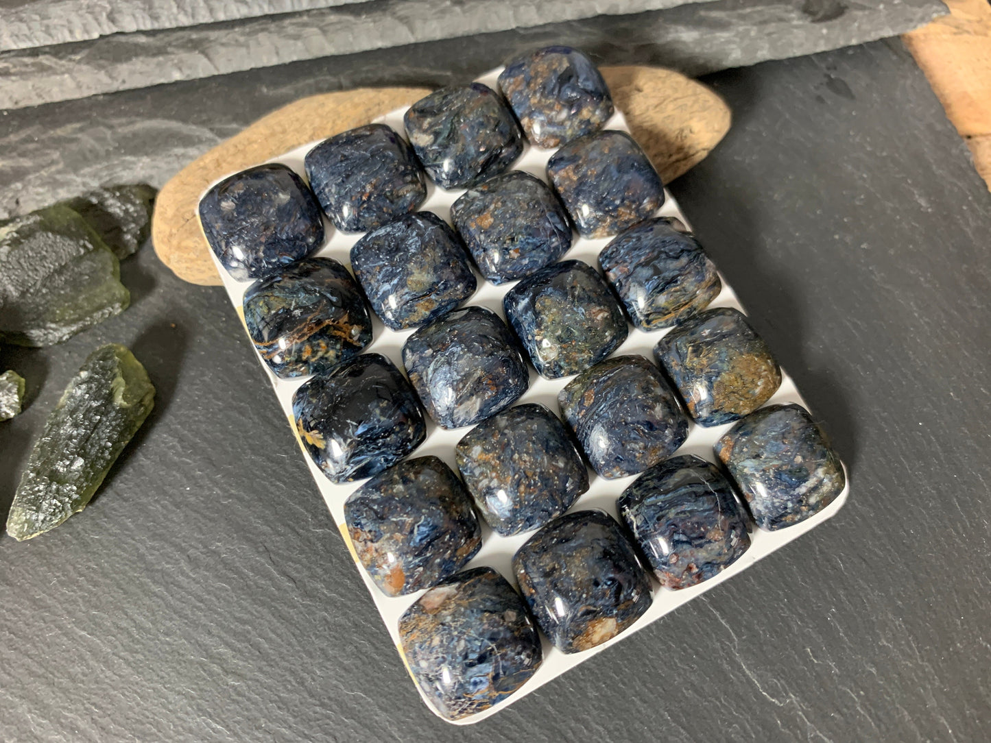 Blue Pietersite square cushion 18x18mm cabochon - Calibrated cabochons