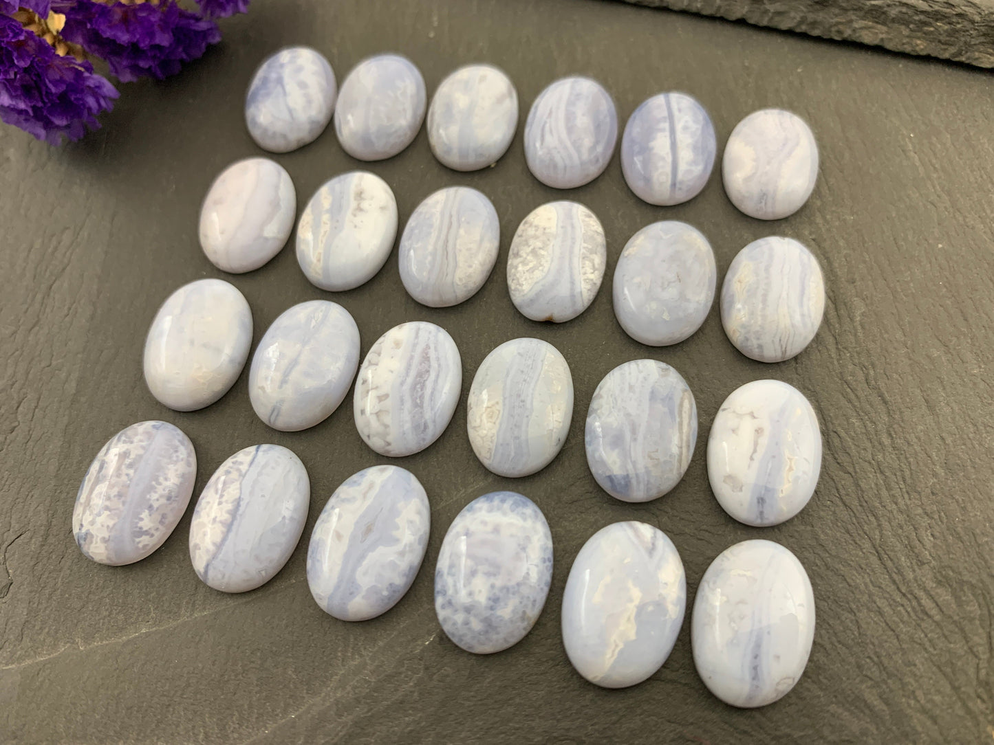 Blue Lace Agate oval 13x18mm cabochon - Calibrated cabochons
