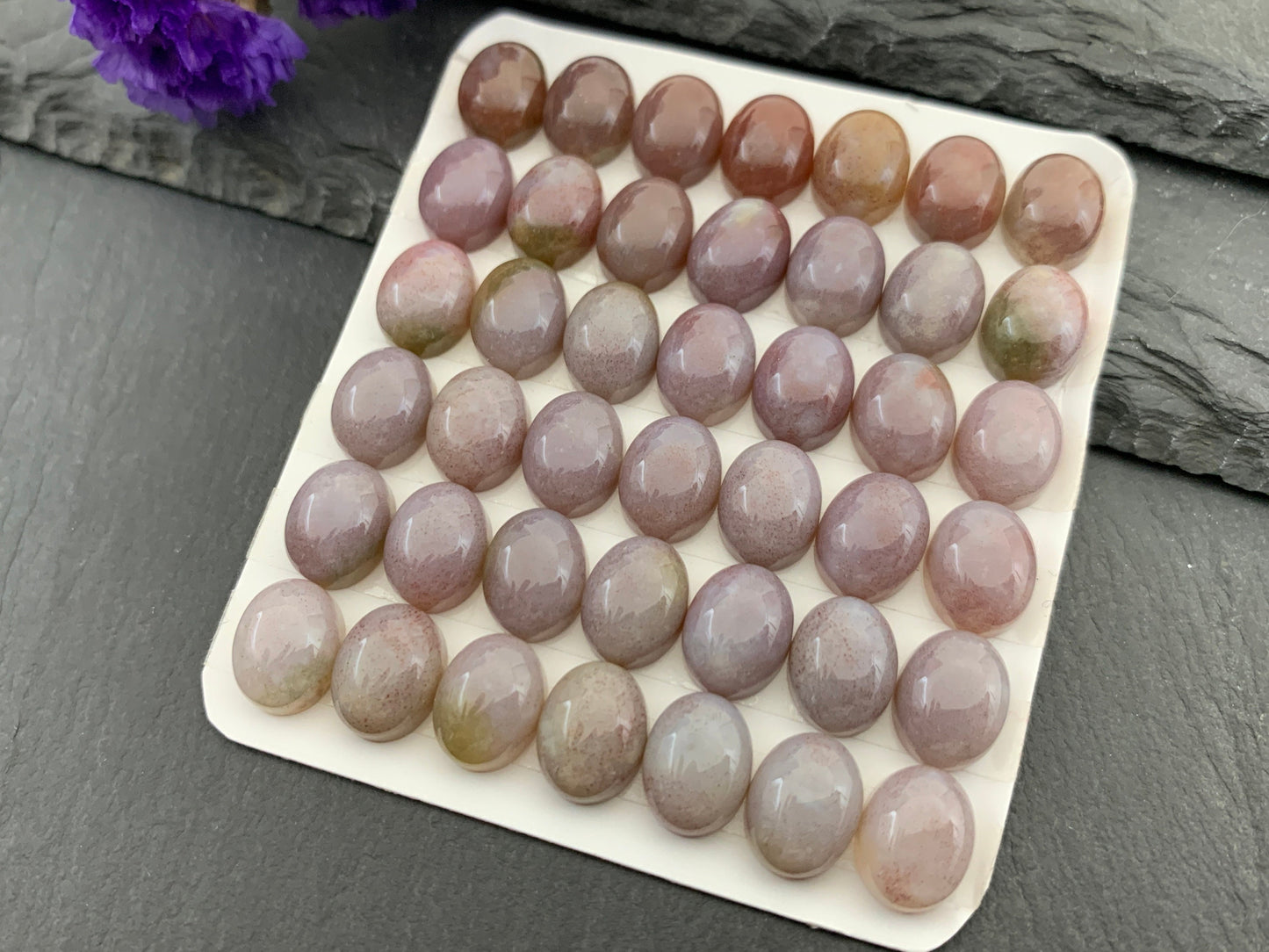 Blood Quartz oval 8x10mm cabochon - Calibrated cabochons