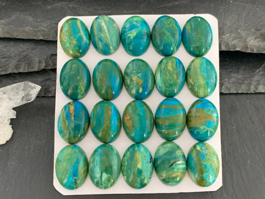 Opaline oval 13x18mm cabochon - Calibrated cabochons