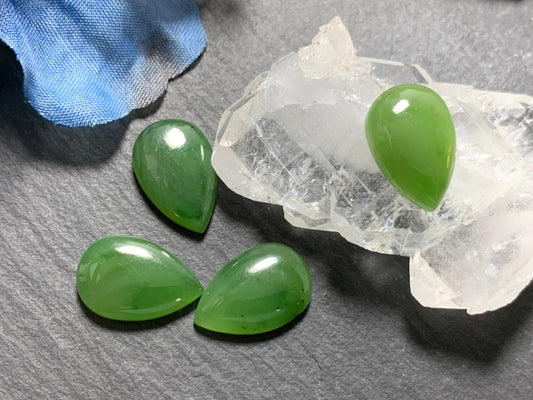 Nephrite pear 15-18mm long Cabochon - Calibrated cabochons