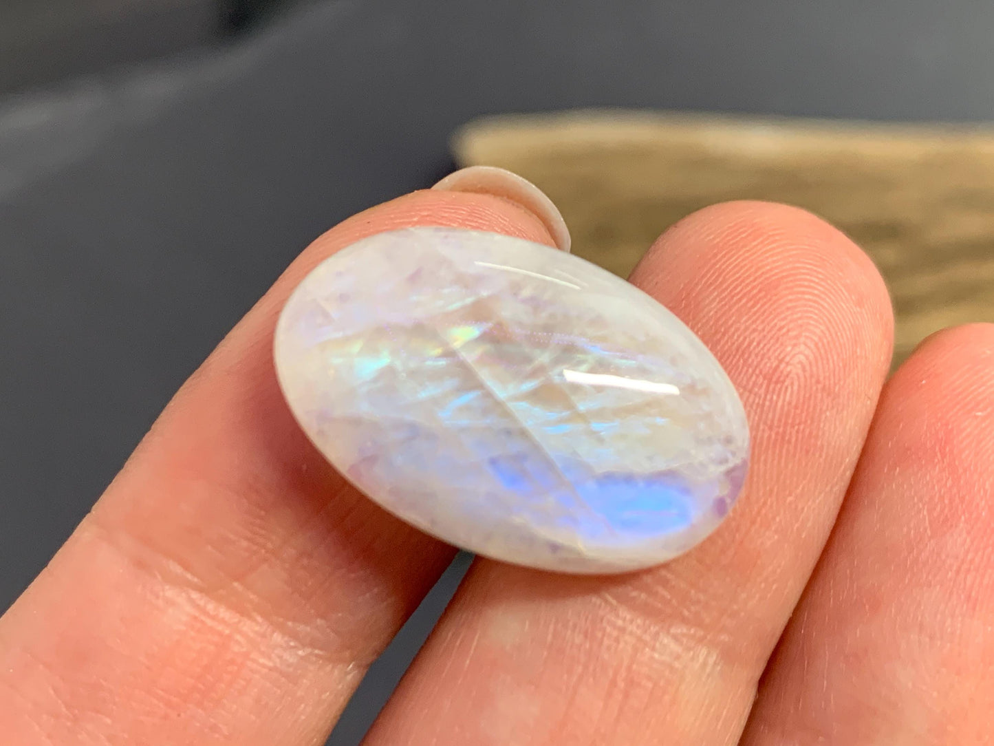 Rainbow Moonstone oval 22x14x7mm cabochon