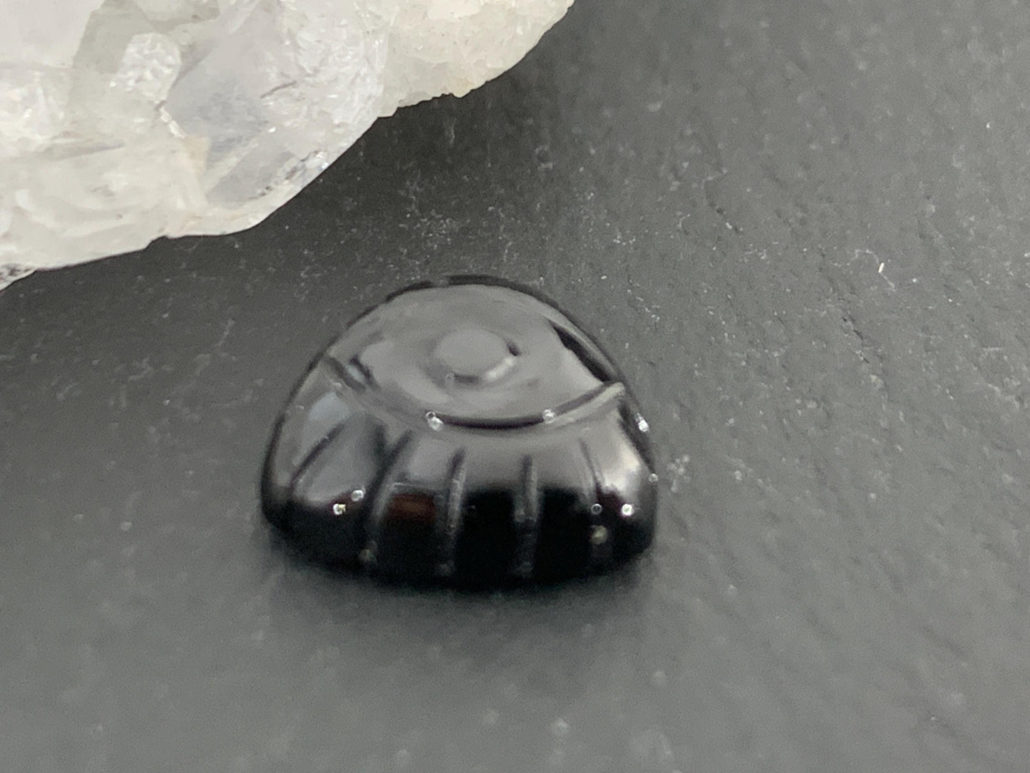 Spinel Carved Eye trillion 10mm cabochon